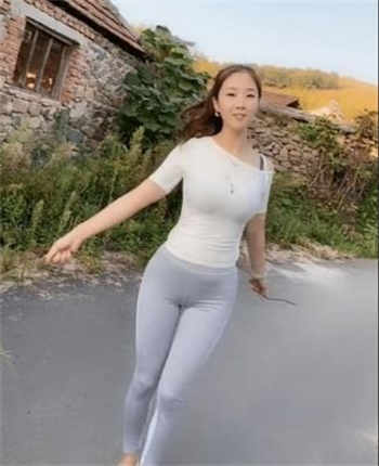 极品家丁绿帽版杂物房