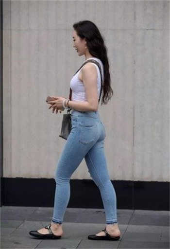 jk下水游泳