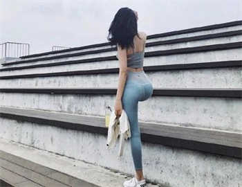 紫钰学组的脚下奴txt