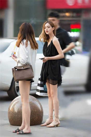 女主成了阿飘男主姓霍