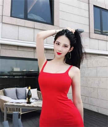一张椅子在摇鬼冲过来视频