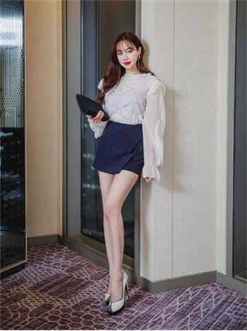 55岁大妈与3名小伙