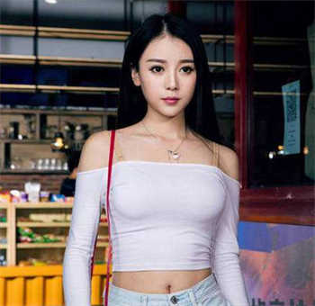 yi乱童话镇by