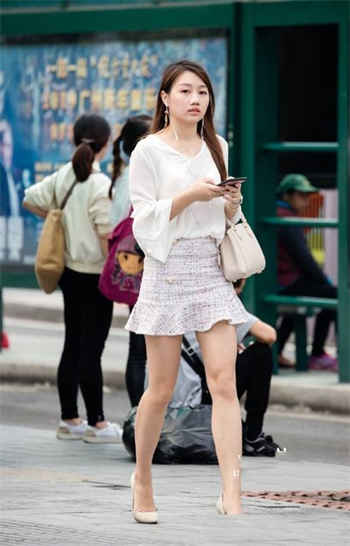 《吾皇》一梨