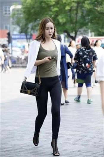 苏清歌和夏晴子