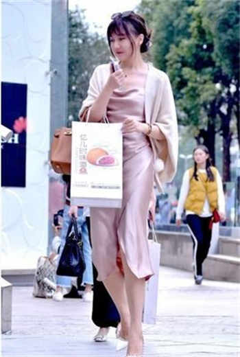 只为你回眸一眼三分甜