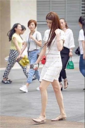 鞠婧格网红